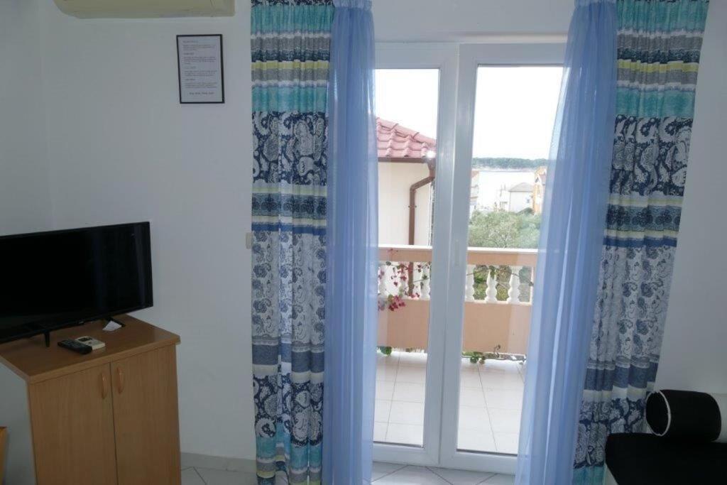 Apartments Jasmin Barbat na Rabu Екстер'єр фото