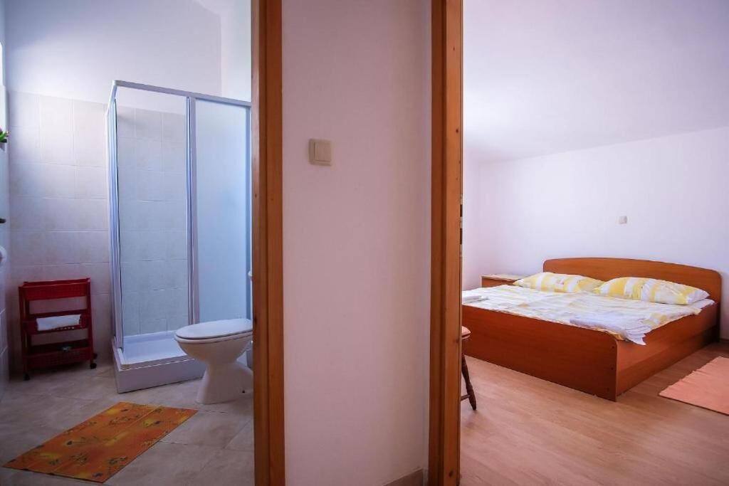 Apartments Jasmin Barbat na Rabu Екстер'єр фото