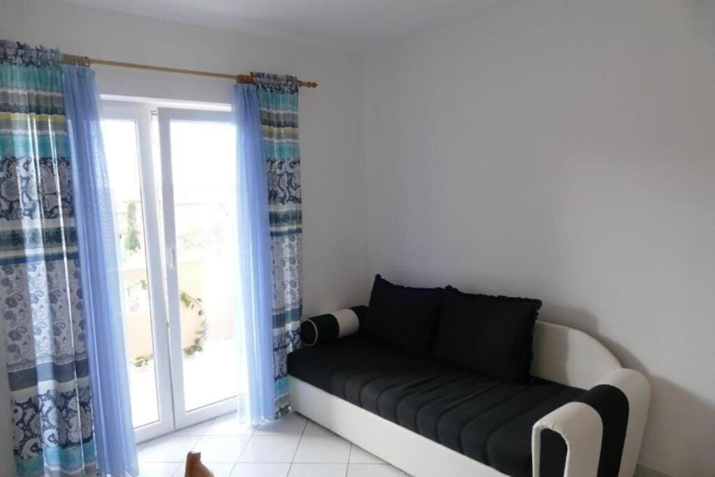 Apartments Jasmin Barbat na Rabu Екстер'єр фото