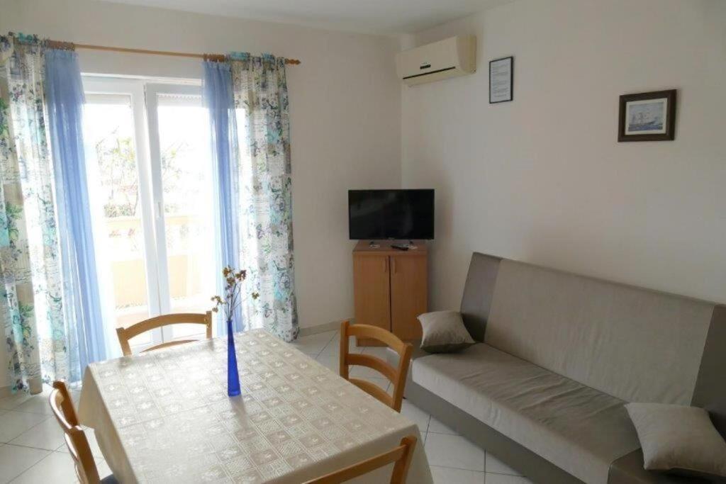 Apartments Jasmin Barbat na Rabu Екстер'єр фото